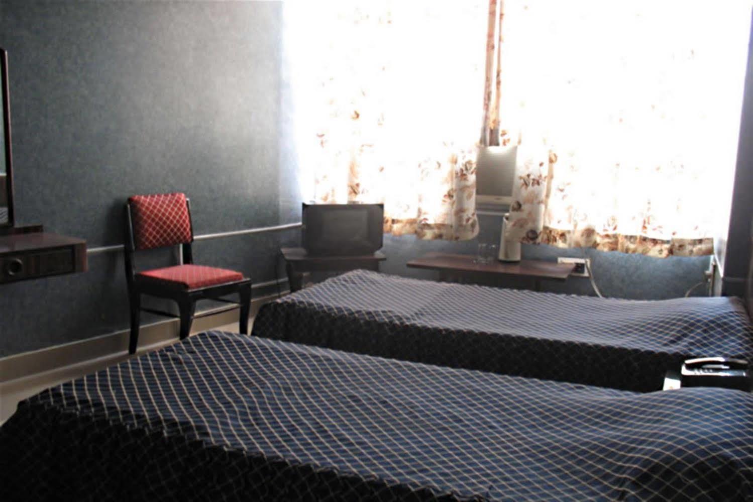 Gaurav Hotel Kanpur Luaran gambar